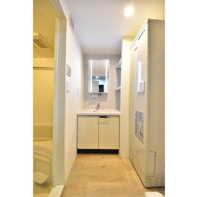 Room image 13