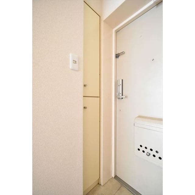 Room image 11