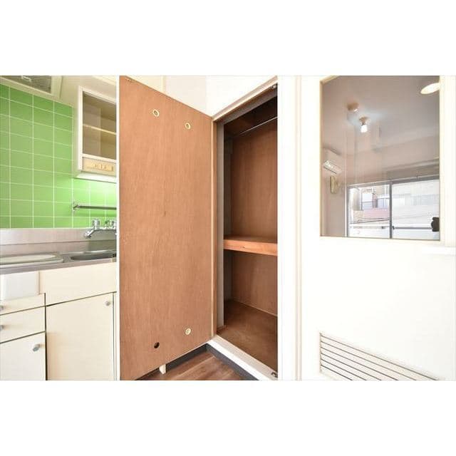Room image 9