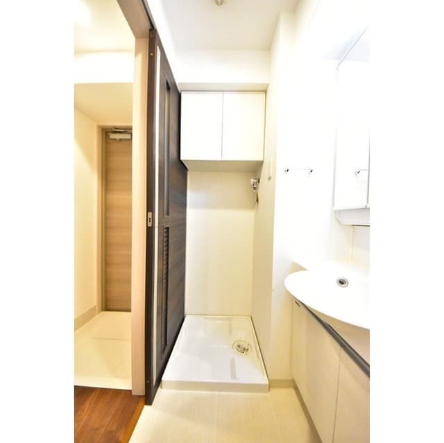 Room image 12