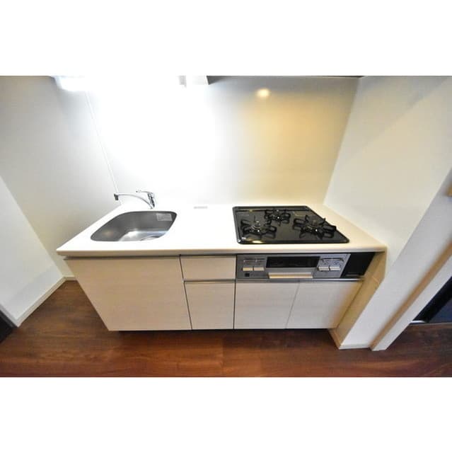 Room image 8