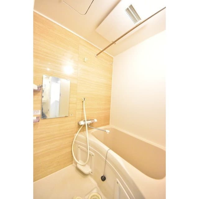 Room image 10