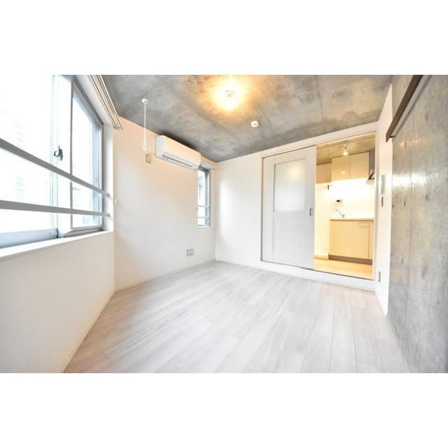 Room image 13