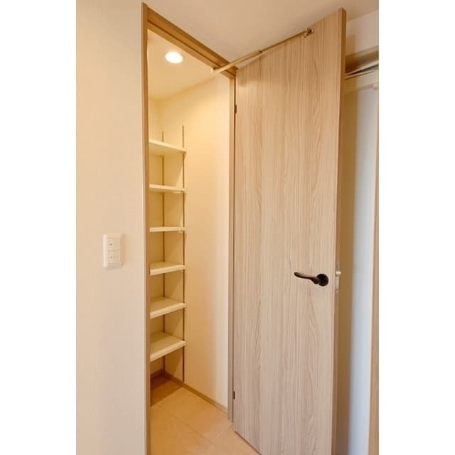 Room image 11