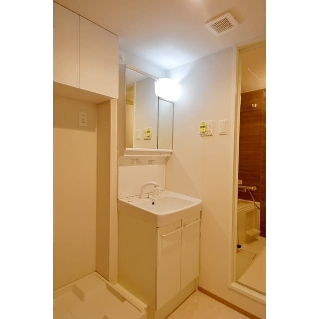 Room image 13