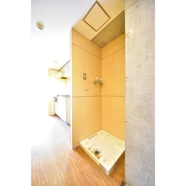 Room image 10