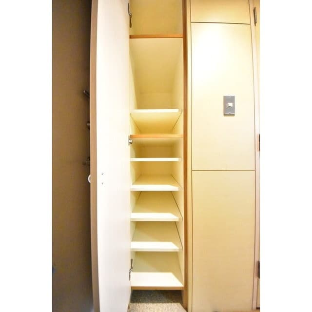 Room image 9