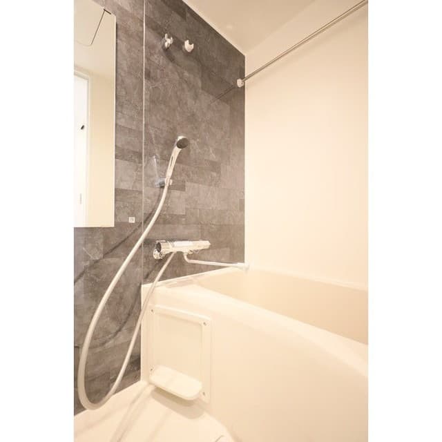 Room image 16