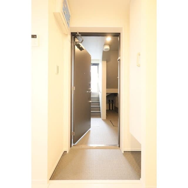 Room image 10