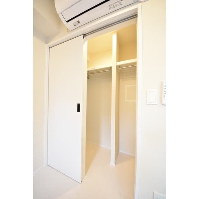 Room image 15