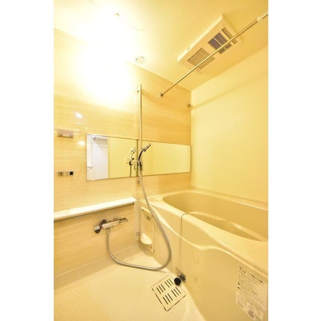 Room image 12