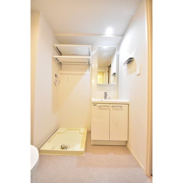 Room image 13