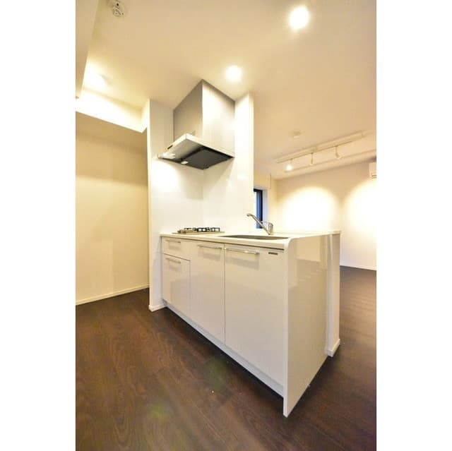 Room image 16
