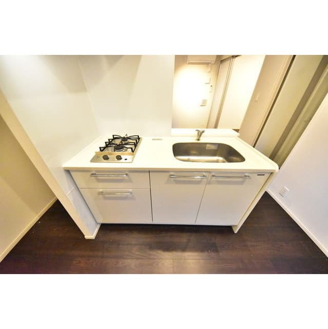 Room image 8