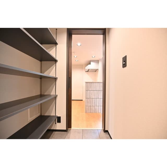 Room image 11