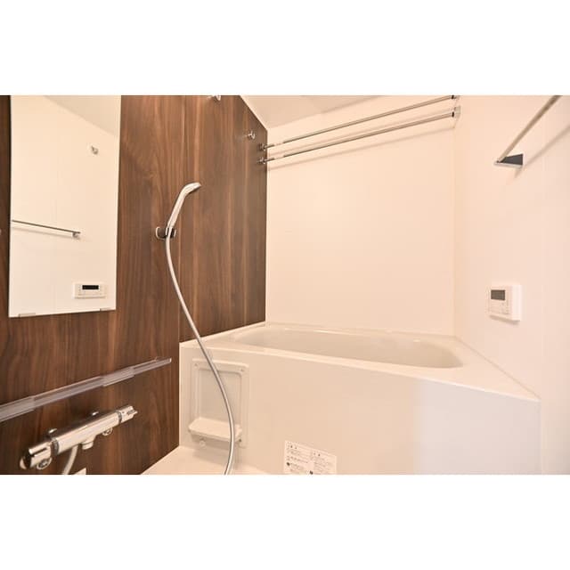 Room image 15
