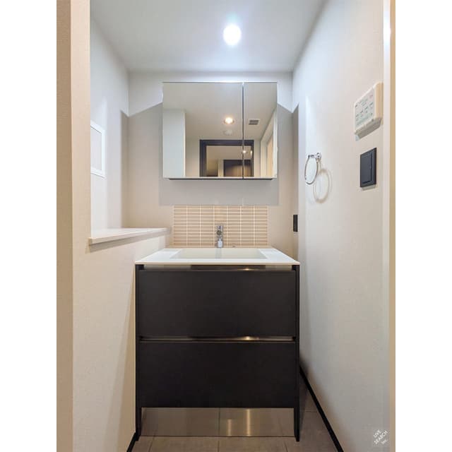 Room image 15