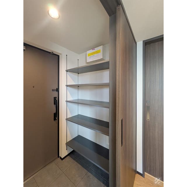Room image 12