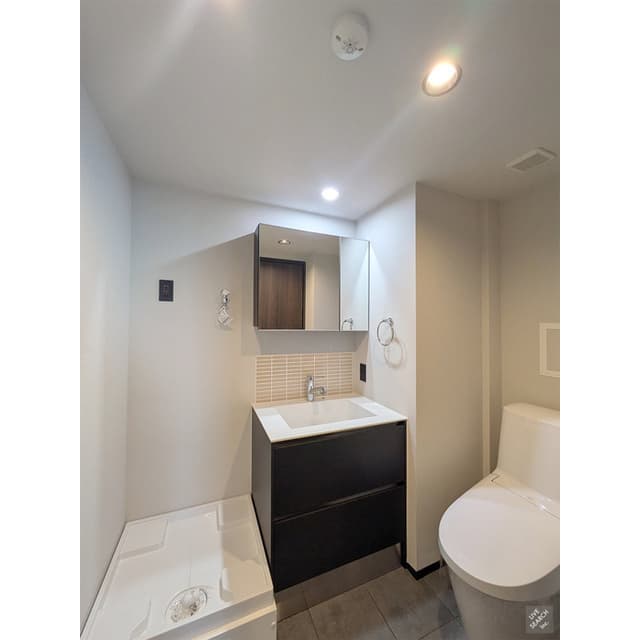 Room image 14