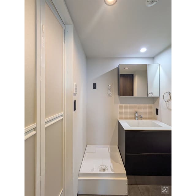 Room image 16