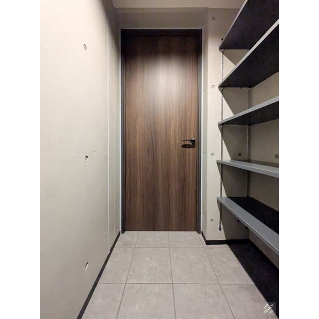 Room image 14