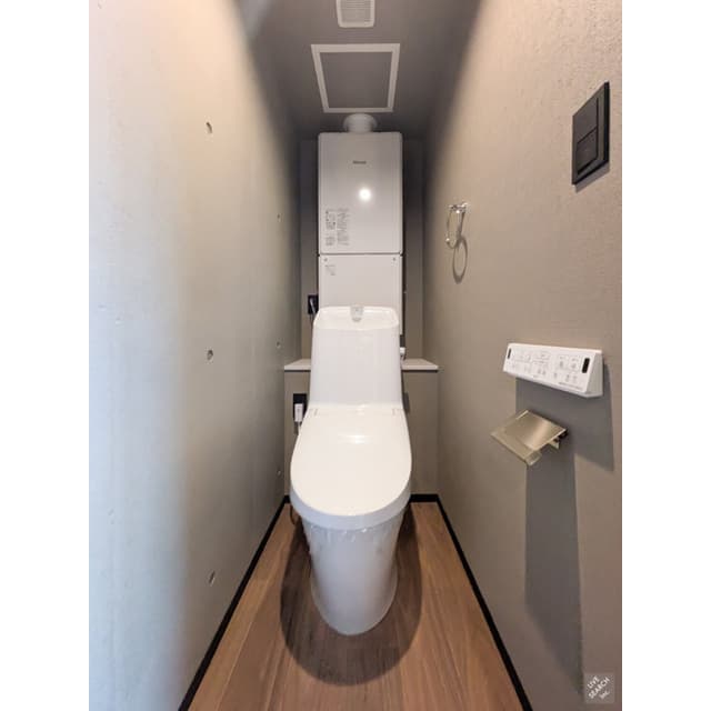 Room image 15