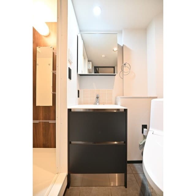 Room image 16