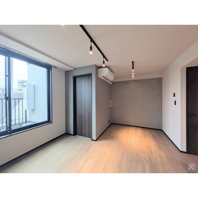 Room image 11