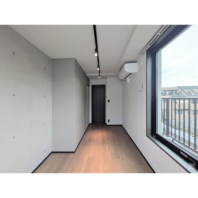 Room image 13