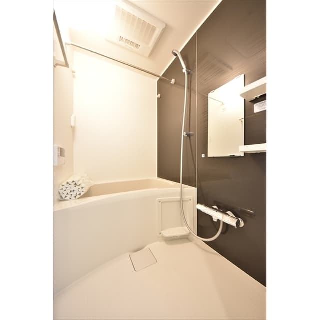 Room image 16
