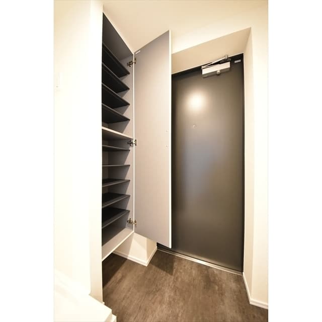 Room image 11