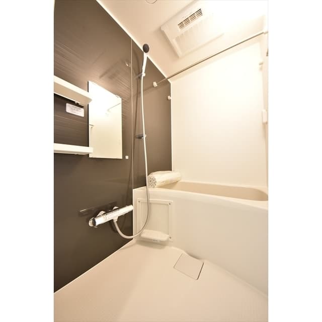 Room image 13