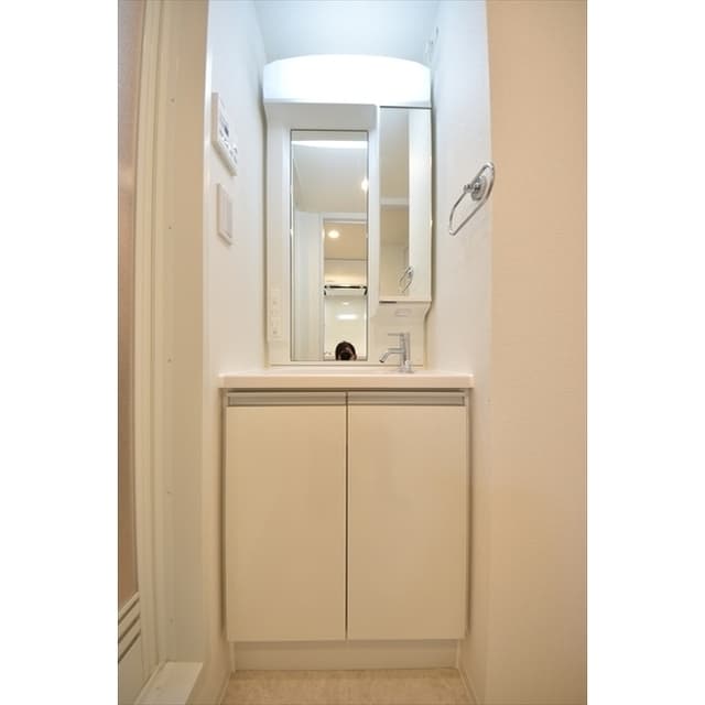 Room image 12