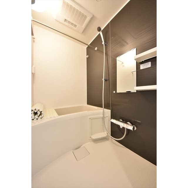 Room image 15