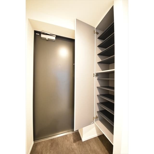 Room image 9