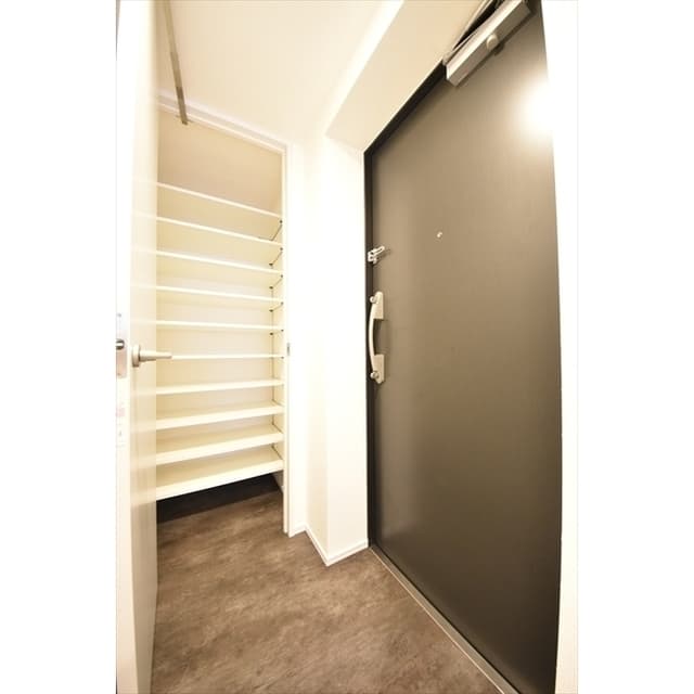 Room image 10