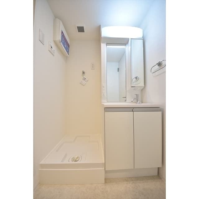 Room image 13