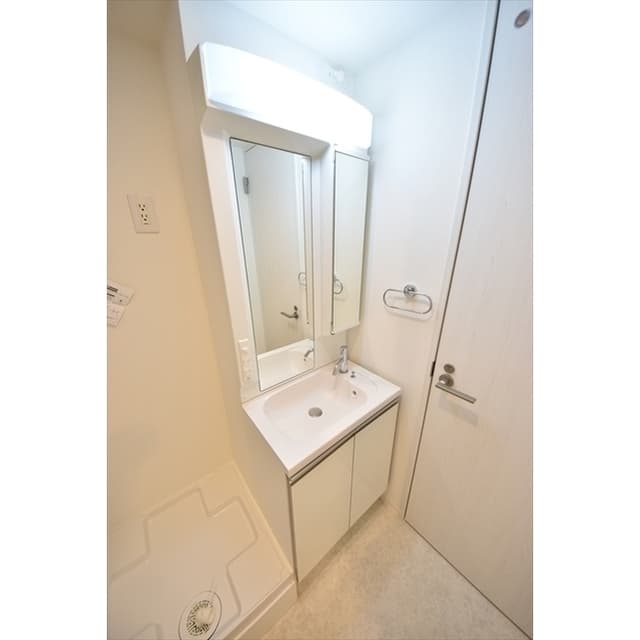 Room image 15