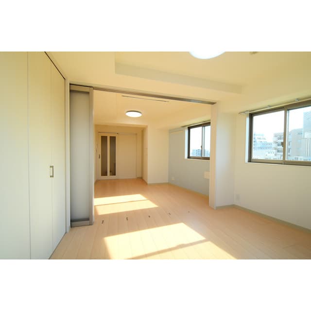 Room image 11