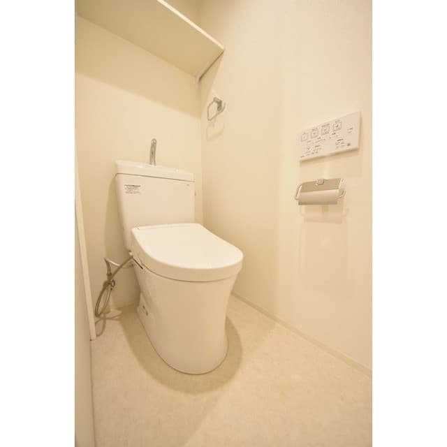 Room image 16