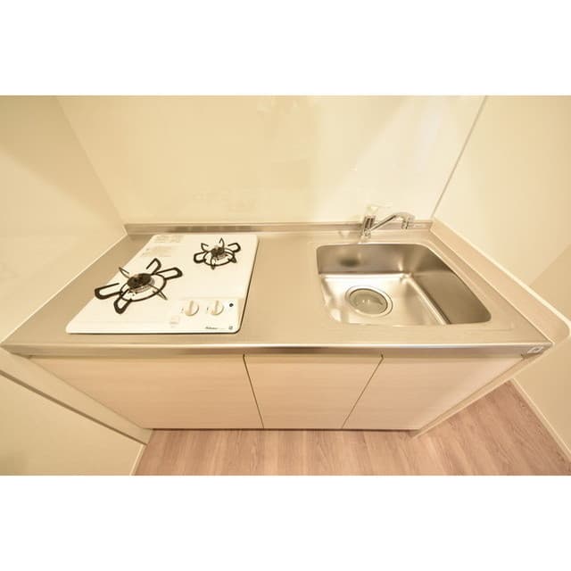 Room image 8