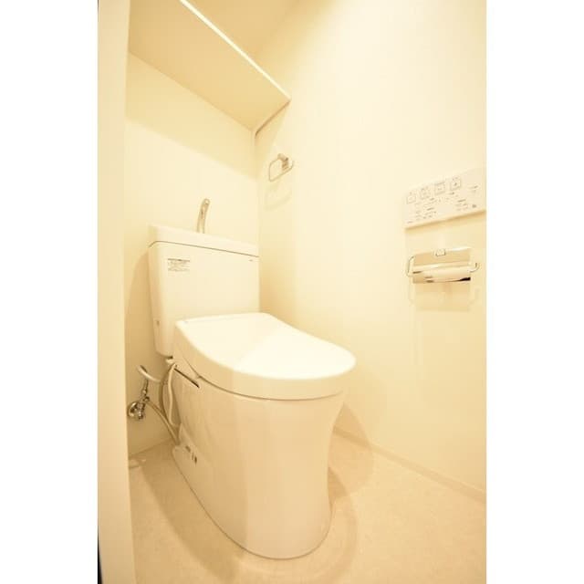 Room image 16