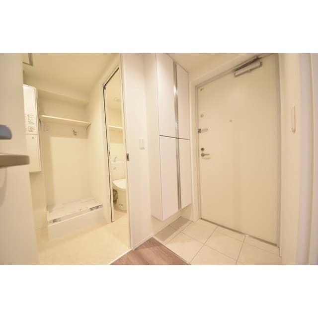 Room image 12