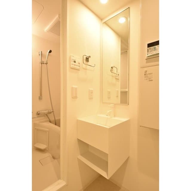 Room image 16