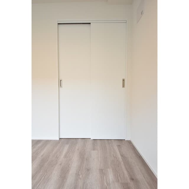 Room image 16