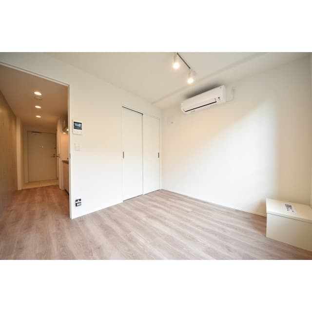 Room image 13