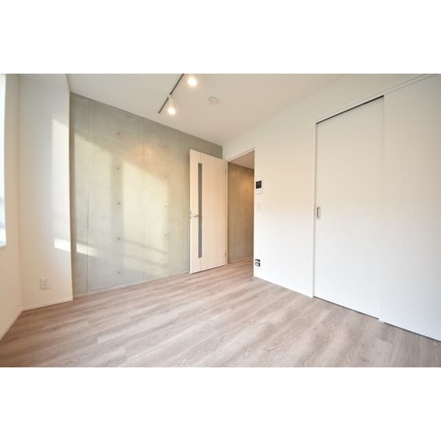 Room image 14