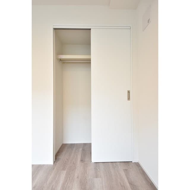 Room image 16