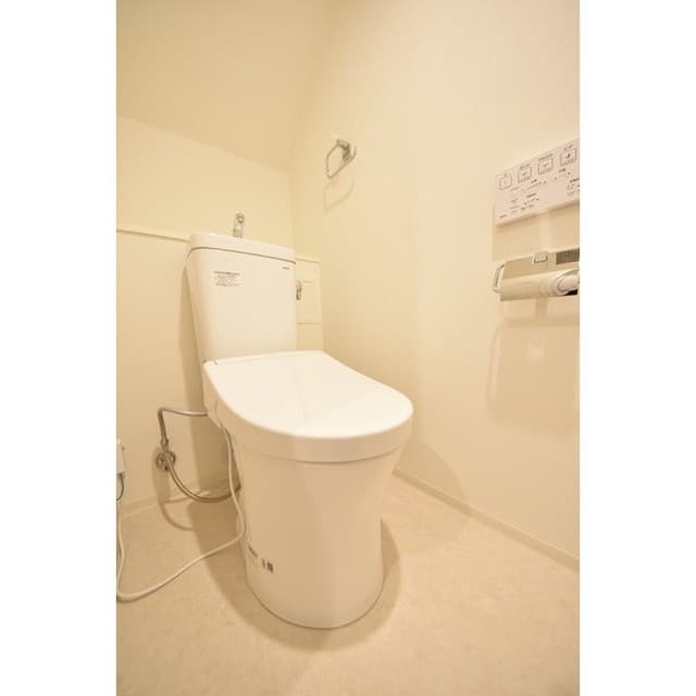 Room image 13