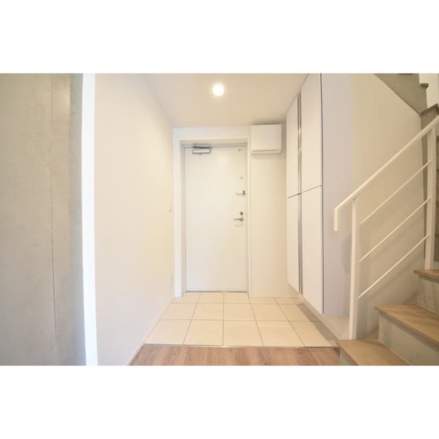 Room image 12